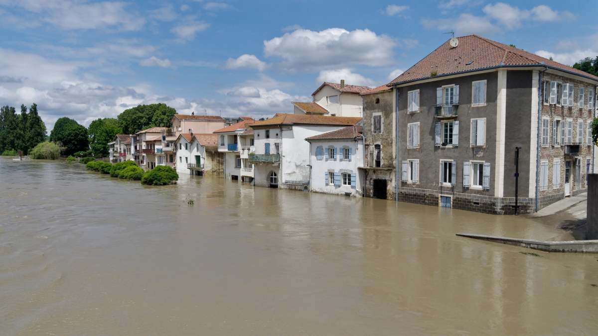 Inondation dans le sud de la France en zone urbanisée